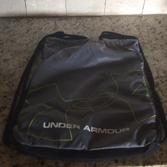 Under Armor drawstring bag - Picture 2 of 2